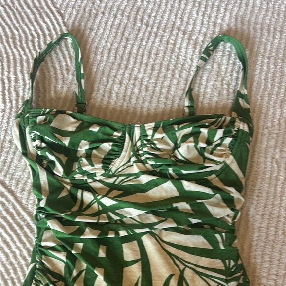 Kate Spade Green Leaf Print One Piece Swimsuit - Picture 2 of 9